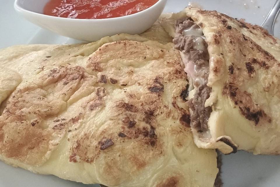 Omelete de tapioca com file