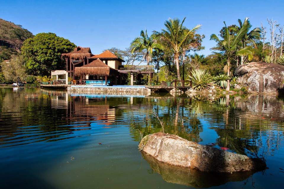 Lago e piscina