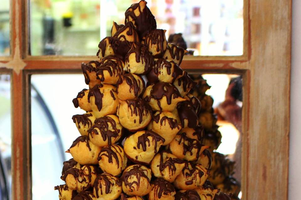 Croquembouche