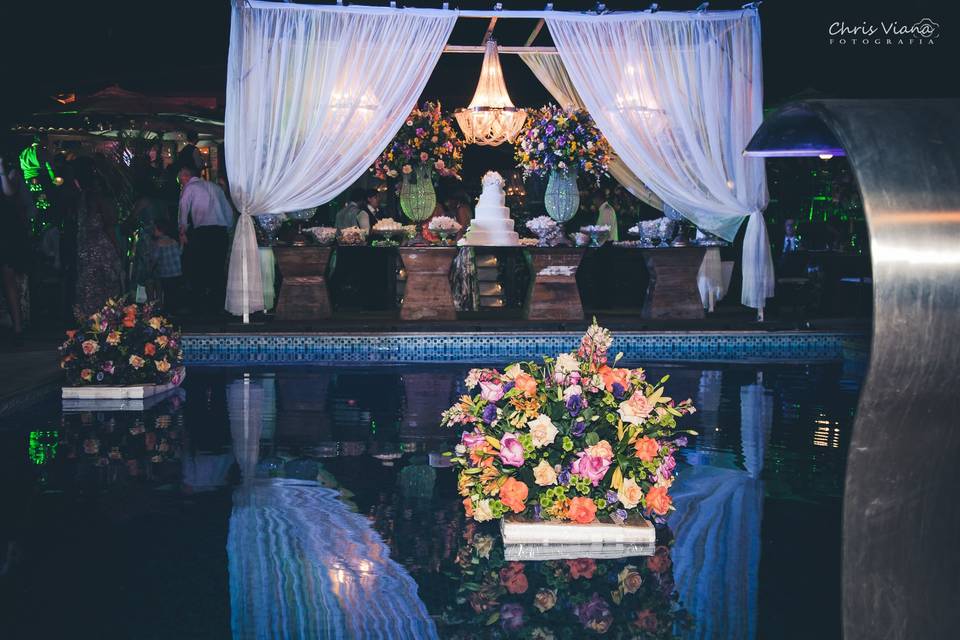 Mesa de bolo e doces