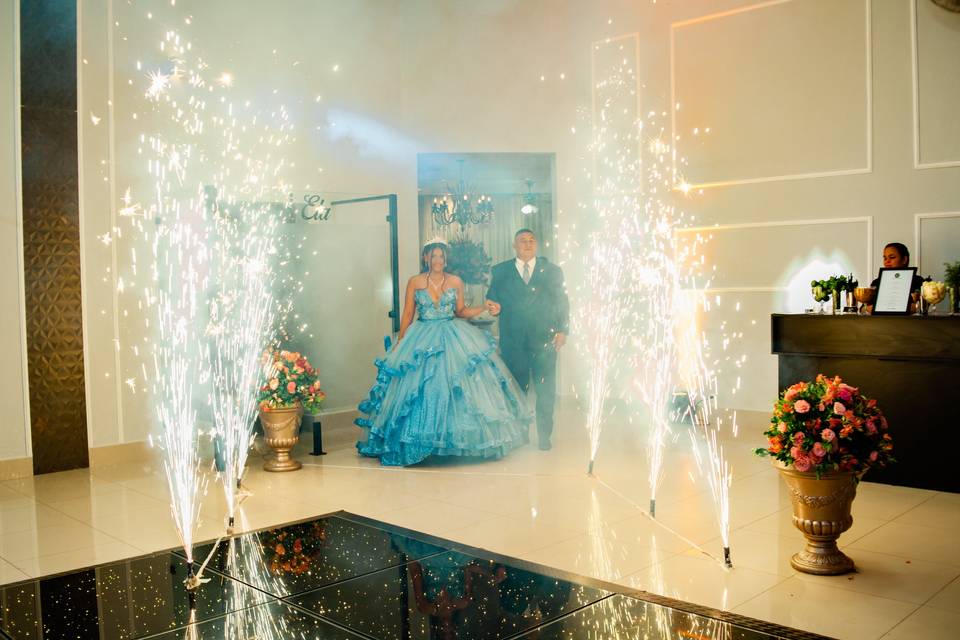 Debutante Manu