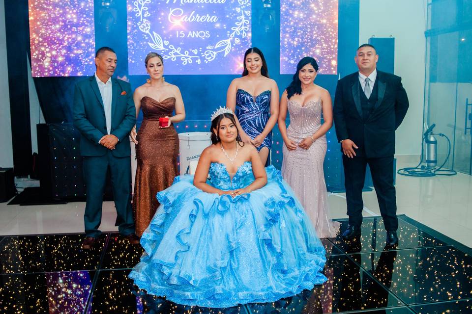 Debutante Manu