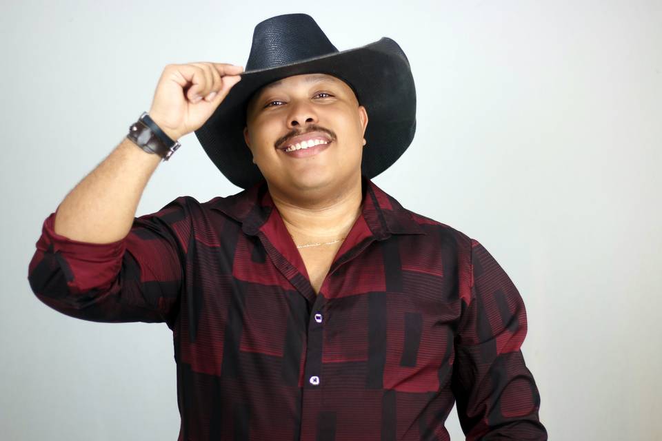 Arcini Cantor Sertanejo & Piseiro