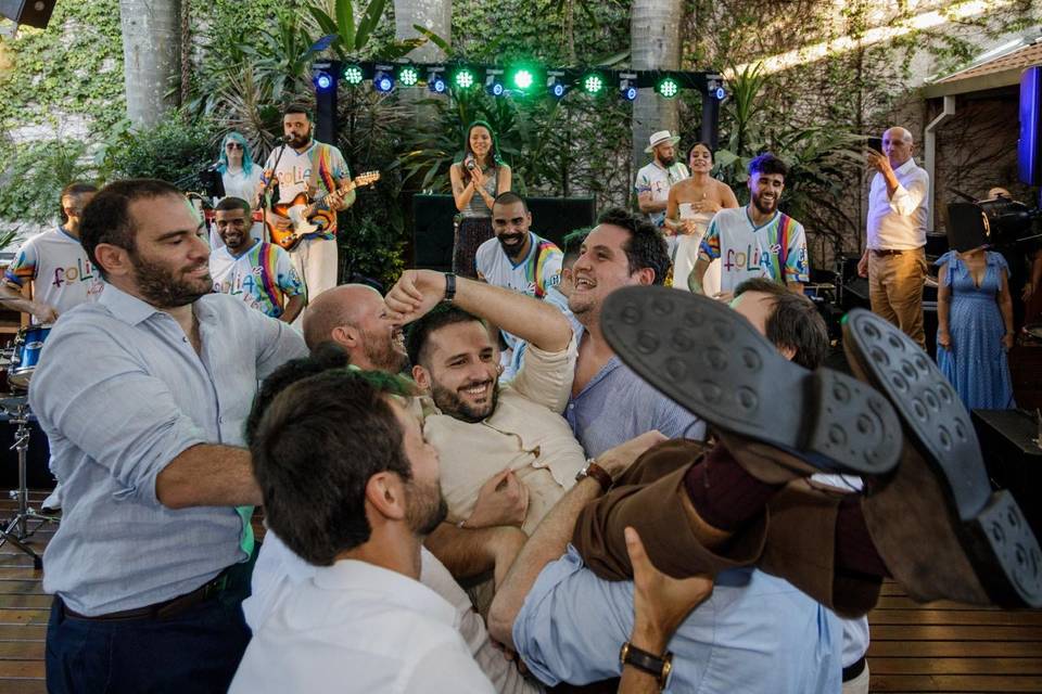Bloco de Carnaval em casamento