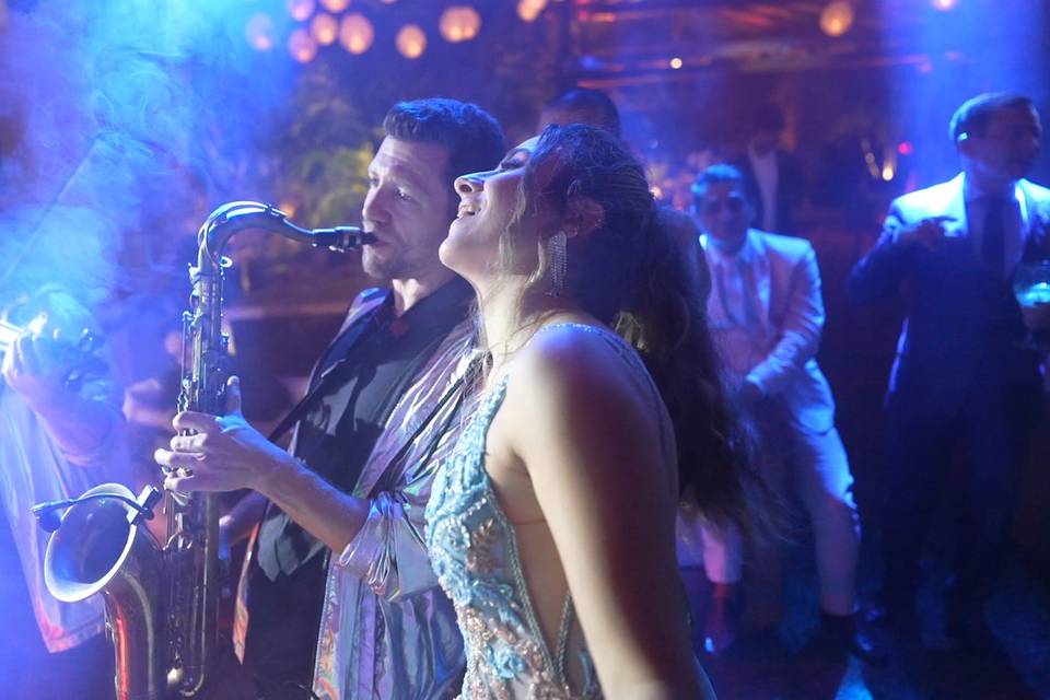 Groove 8
