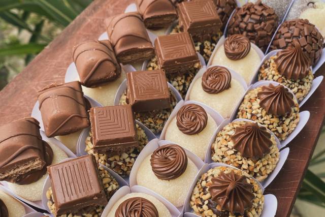 Brigadeiros confeitados
