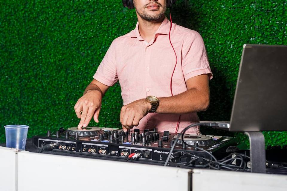 DJ Thalles Música e estrutura