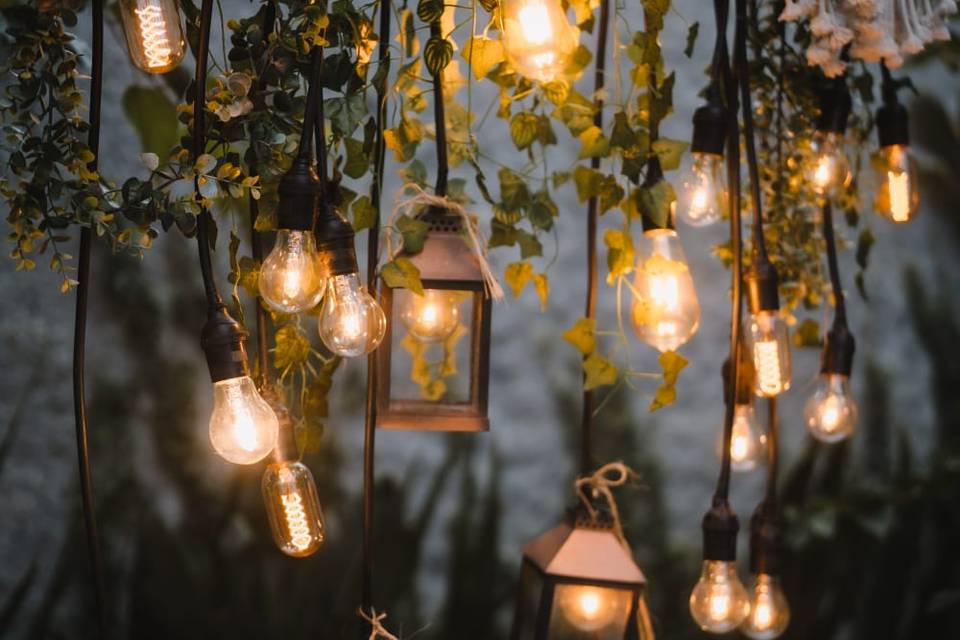 Lustre com folhagem