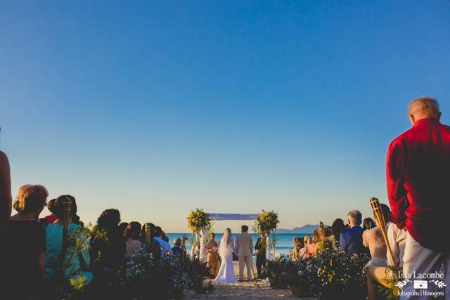 Casamento pé na areia