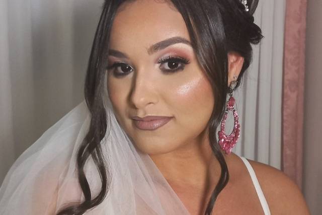 Aline Rodrigues Makeup