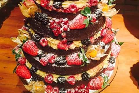 Naked Cake Frutas Vermelhas