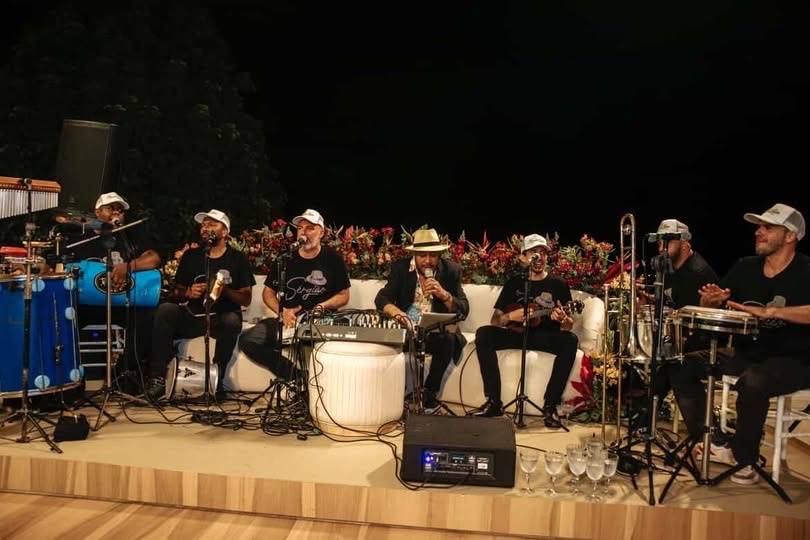 Negro Luxo Samba