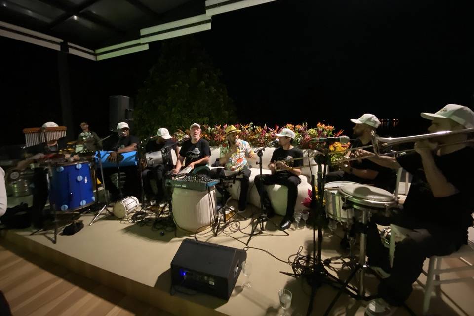 Negro Luxo Samba
