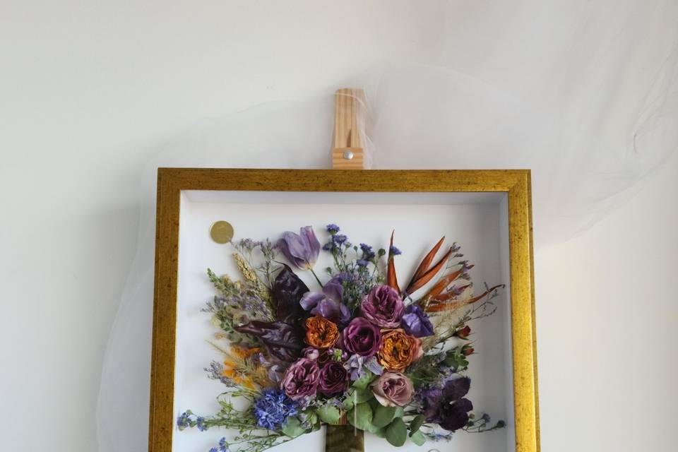 Buquê Preservado em Quadro