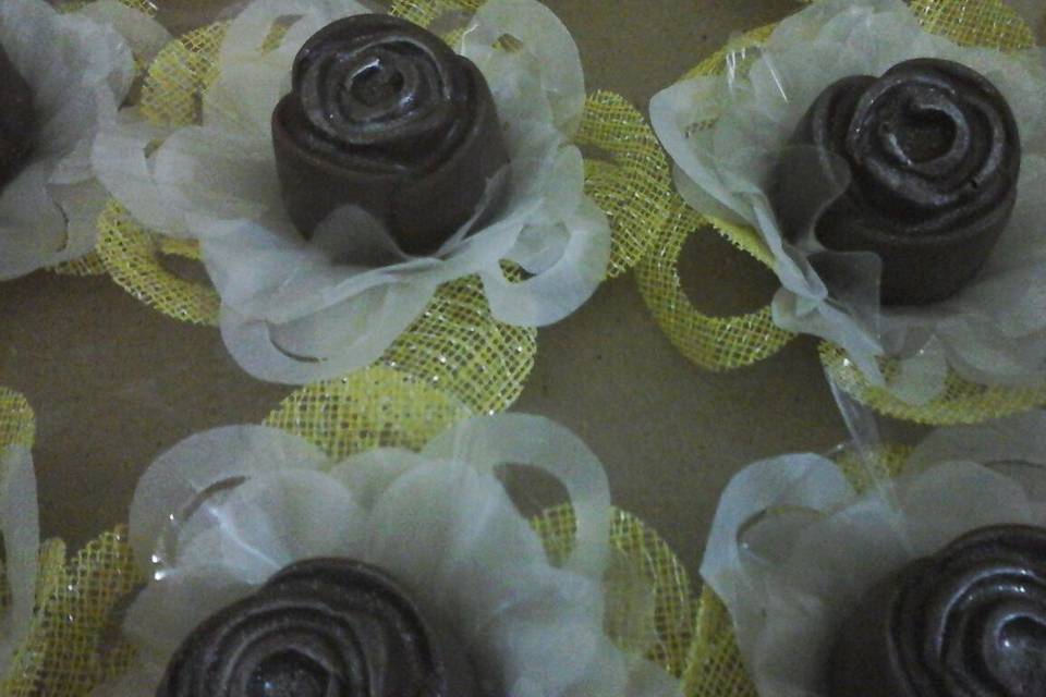 Rosas ao Leite Recheadas