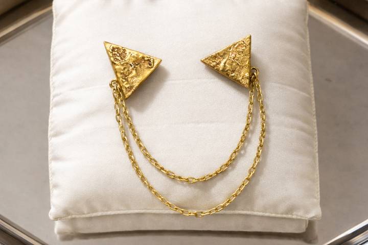 Detalhes broche notch