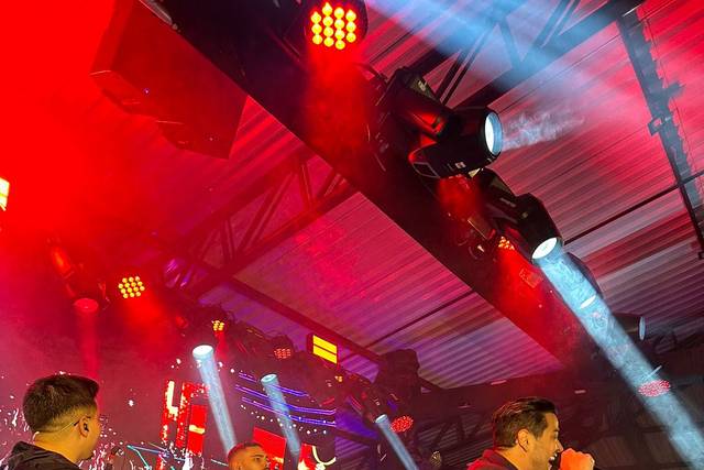 Palco, som, luz, painel de led