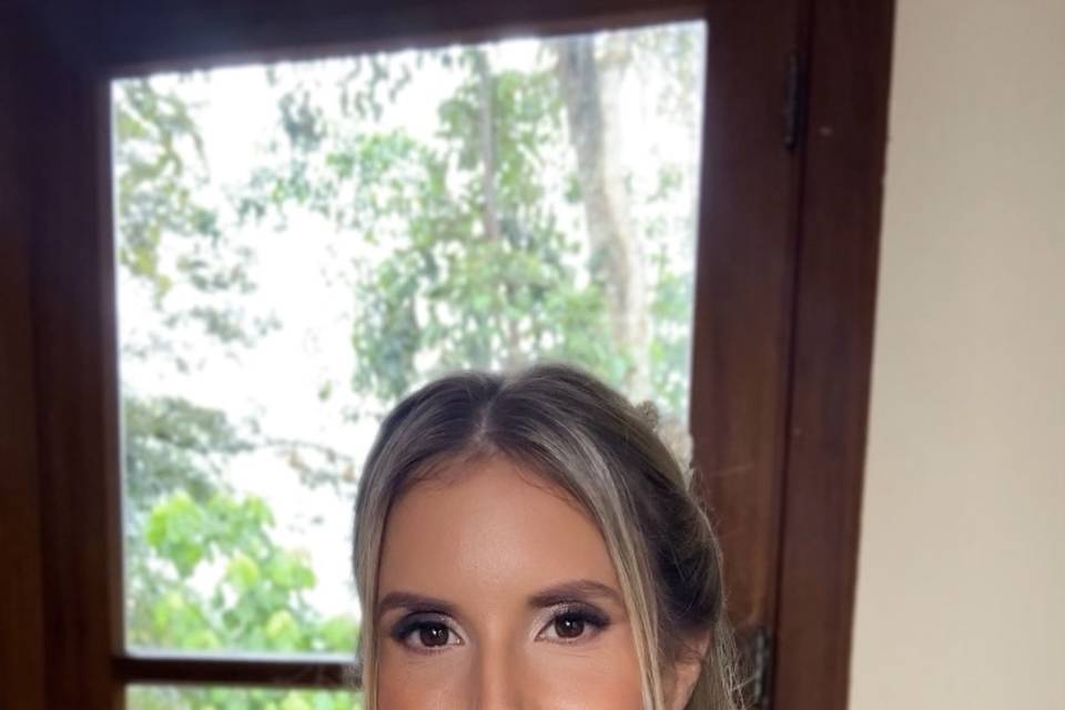 Taís Castellini Maquiadora