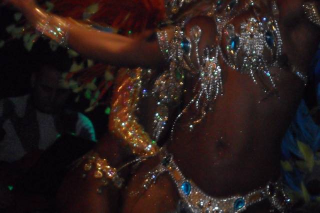 Sambistas profissionais.