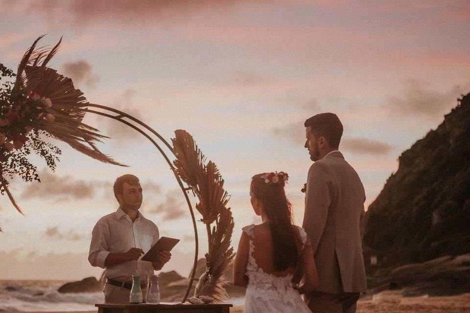 Casamento ao nascer do sol