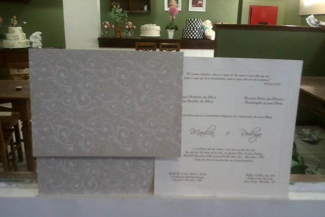 Convite com envelope cinza