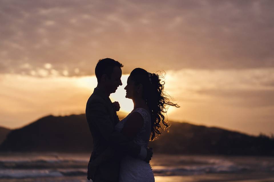 Casamento ao pôr do sol