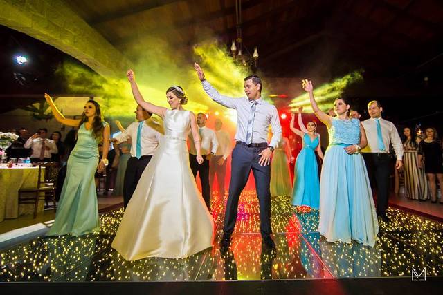 Dança noivos e padrinhos