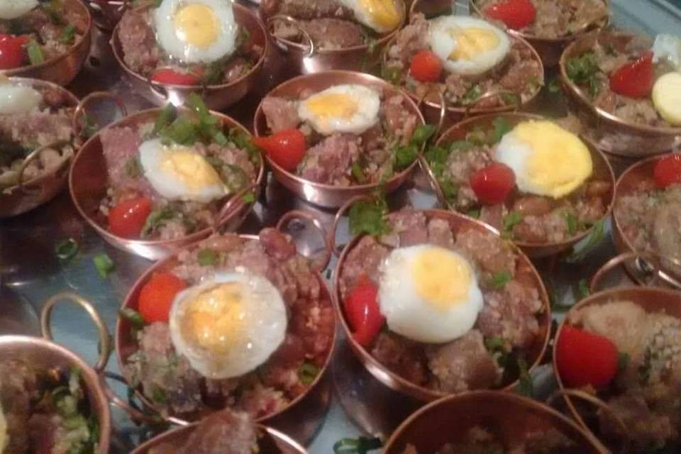 Salão de festas com buffet