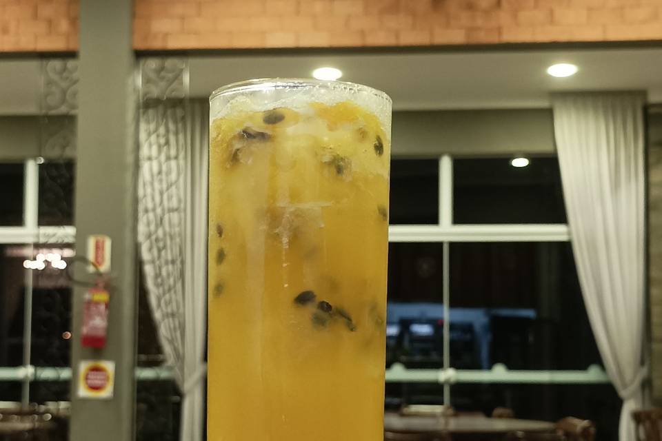 Caipirinha de maracujá