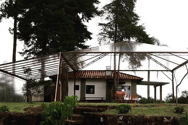 Tenda 10x10 com Avanço