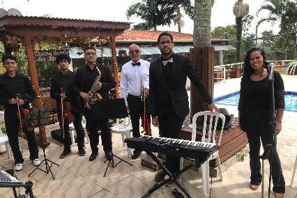 Maestro mika e orquestra