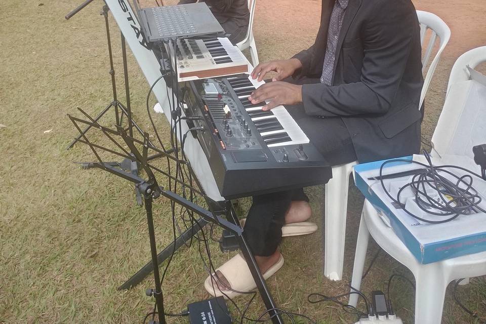 Maestro mika e orquestra
