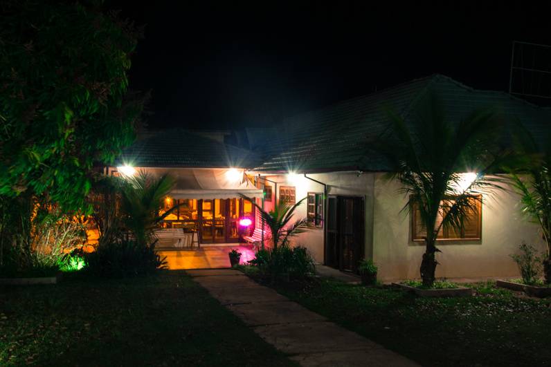 Jardim com pérgola