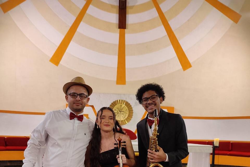 Trio: Teclado, violino e Sax