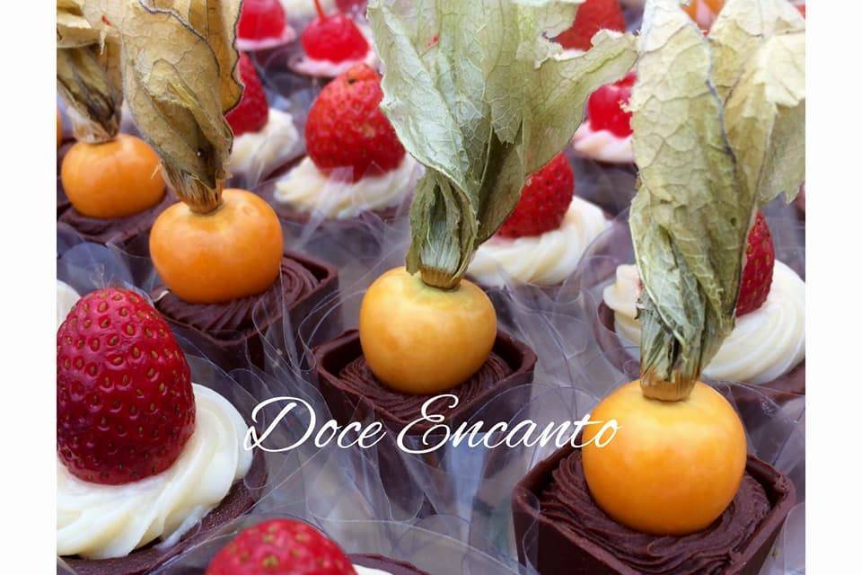 Doces finos com fruta