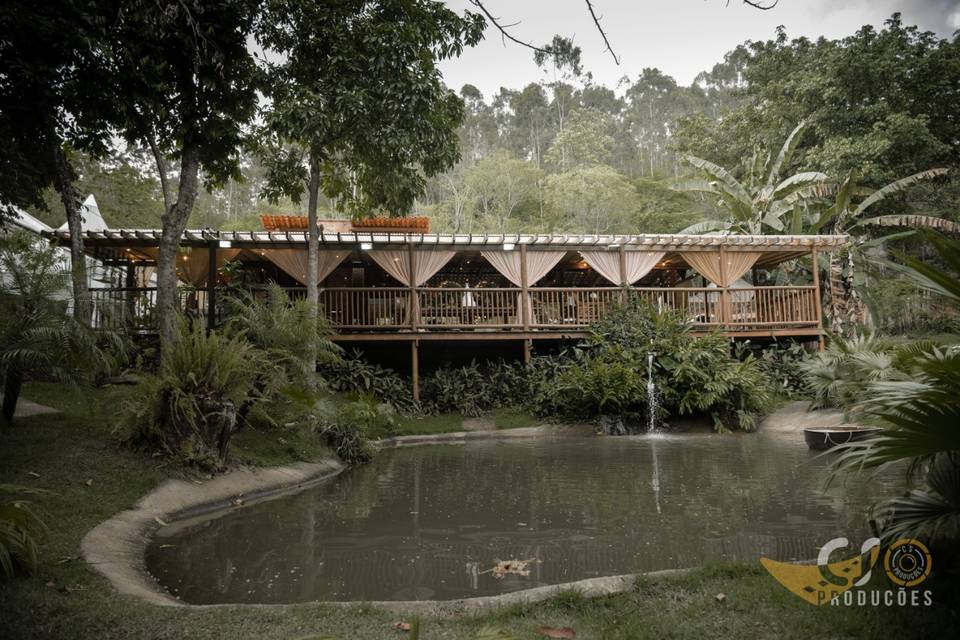 Lago Próximo Salão