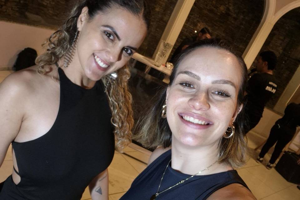Atendente e tatuadora