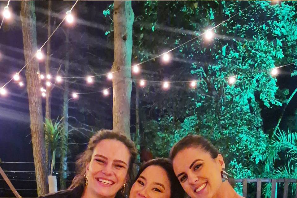 Tatuadora, noiva e atendente