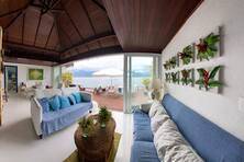 Sala com vista ao mar