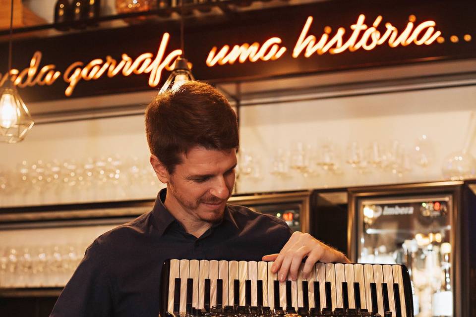 Rafael Petry - Acordeón