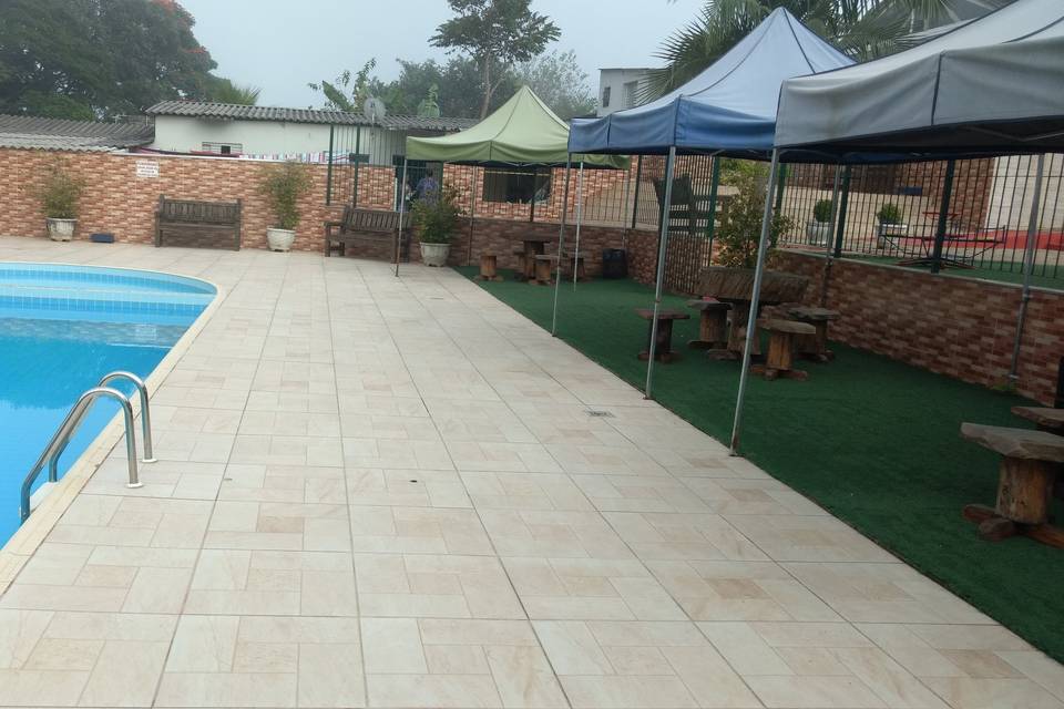 Piscina e deck