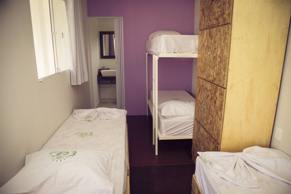 Quarto com camas de solteiro