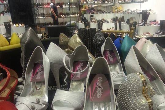 SatisFashion Shoes