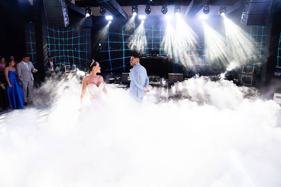 Pista de Dança com Neblina Bai