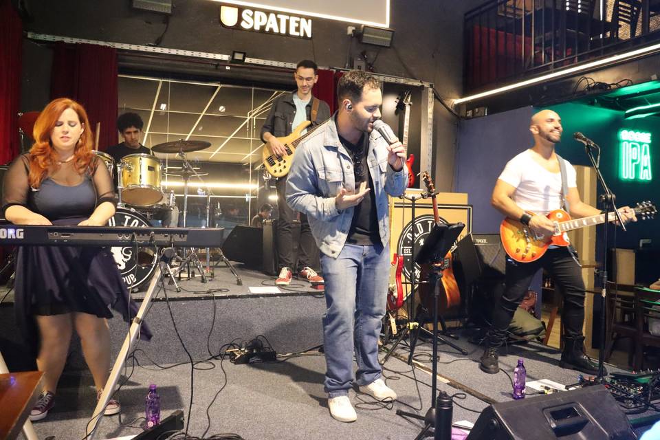 Show Old Town English Pub