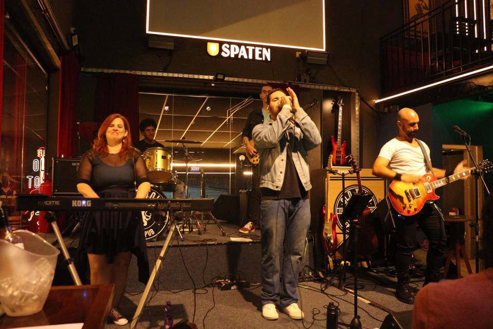 Show Old Town English Pub