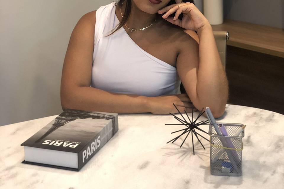 Sua assessora Clara