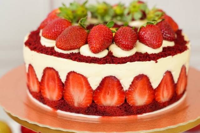 Red velvet com morangos