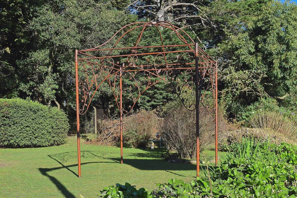 Gazebo Europeu, Recebe Lustre.