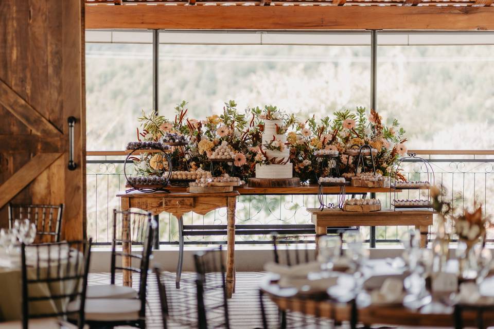 Mesa de doces na varanda